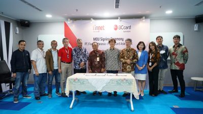 Direktur Operation & Innovation Finnet Aribowo (keenam dari kiri) dan CEO BC Card Asia Pacific Lim Nam Hun (keenam dari kanan) beserta jajaran usai penandatanganan MoU.