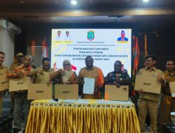 Dukung Kelancaran Data Penduduk, Disdukcapil-PMK PBD Serahkan Hibah Laptop dan Starlink