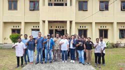 Bupati Sorong Selatan Tinjau Asrama Mahasiswa di Manokwari, Serap Aspirasi dan Serahkan Bantuan