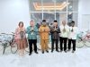 BRI BO Sorong Serahkan CSR 10 Unit Sepeda kepada UNIMUDA Sorong